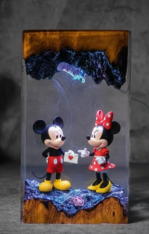 Mickey & Minnie